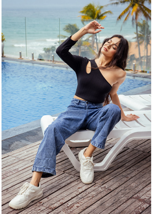 AMARI BLACK ONE SLEEVE TOP